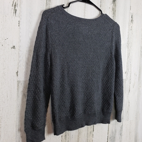 AEO beautiful gray sweater size medium - Picture 8 of 9